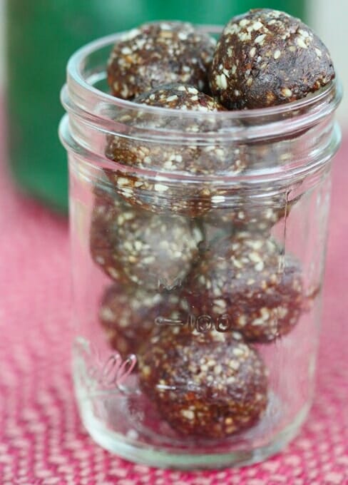 almond date balls