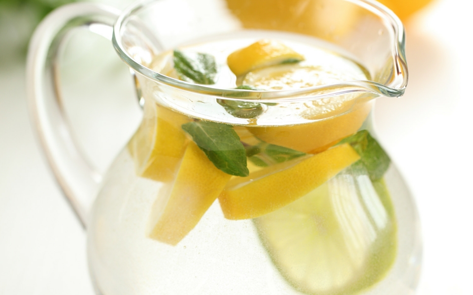 Does Drinking Hot Water With Lemon Juice Help You Lose Weight