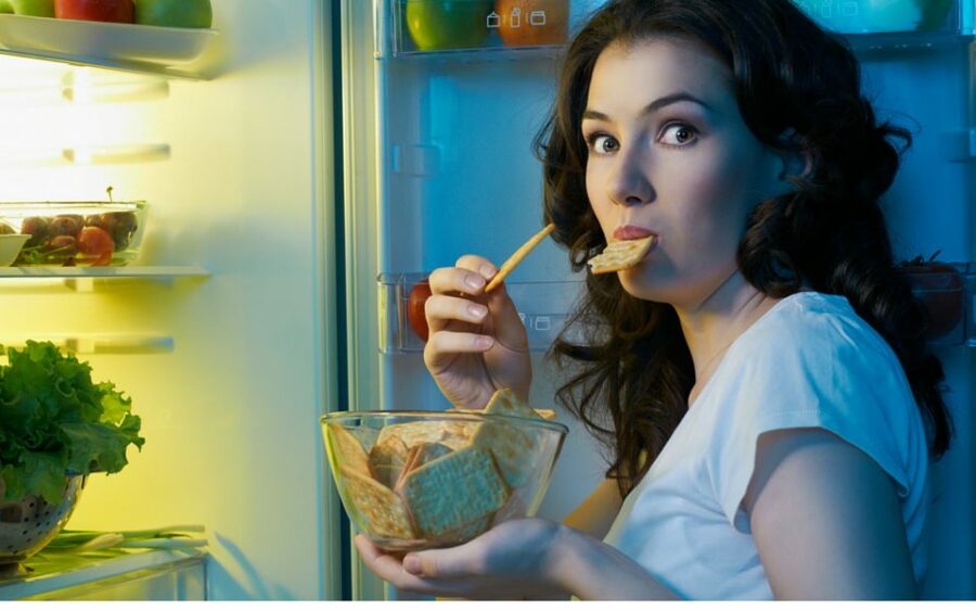 12 ways to manage food cravings at night
