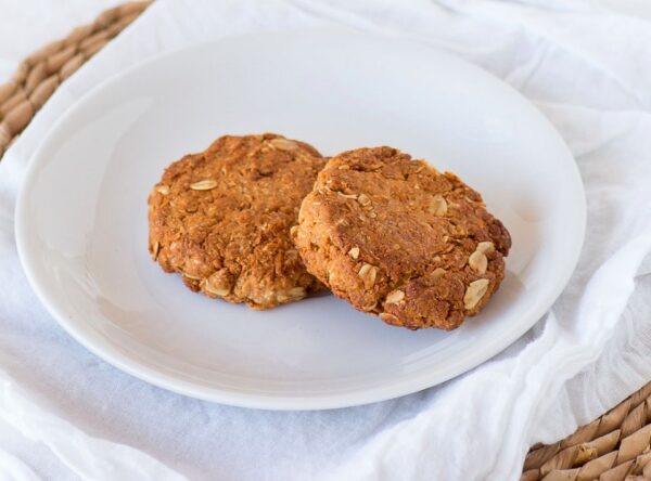 Healthy butter and sugar free ANZAC biscuits Healthy butter and sugar free ANZAC biscuits