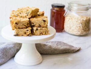 Lunch box-friendly: healthy oat and honey slice