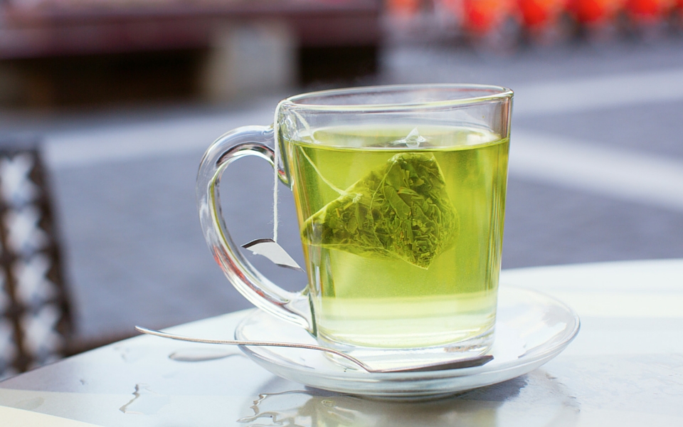 How green tea helps weight loss