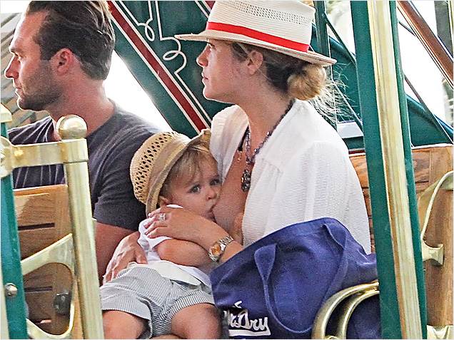 Celebs Who Ve Shared And Celebrated Breastfeeding