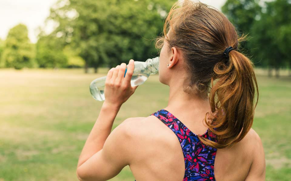 8 ways to tell if you're drinking enough water