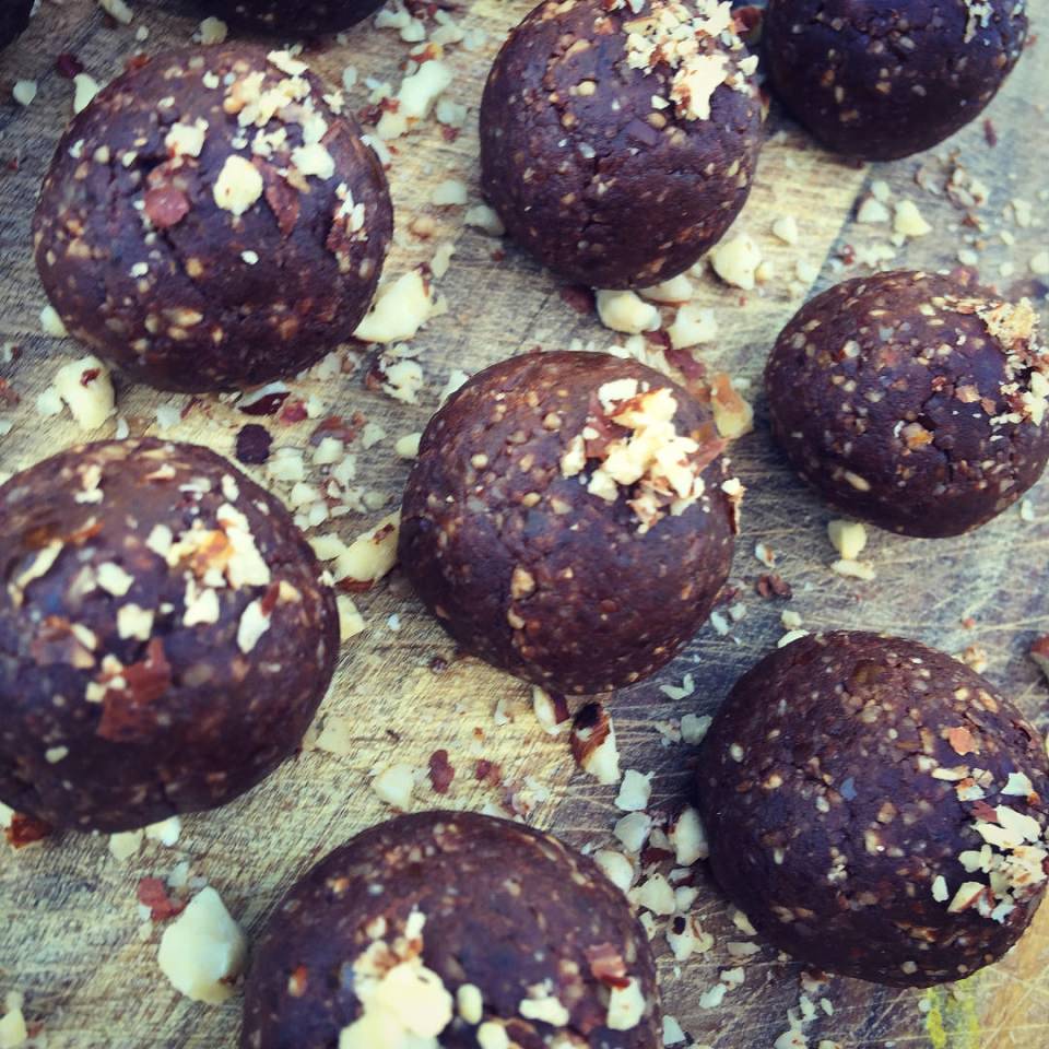 Healthy "Nutella" Bliss Balls