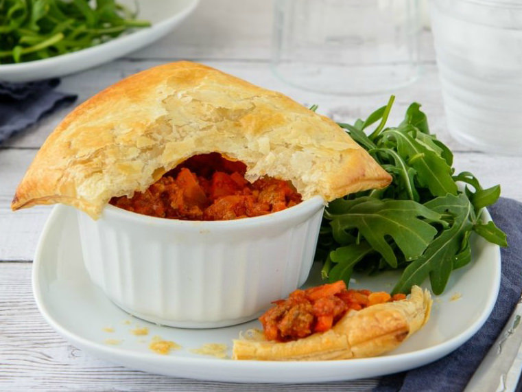 Man-friendly mini meat pies