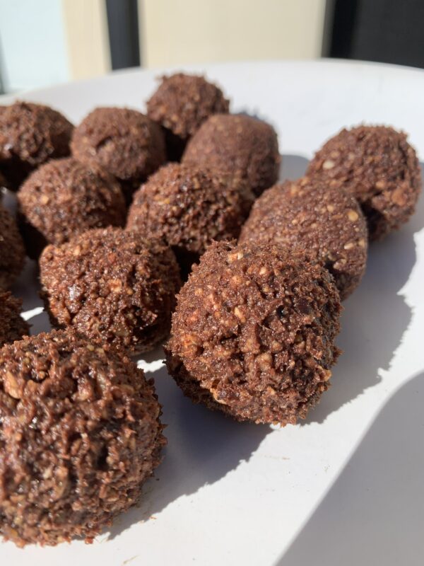Healthy "Nutella" Bliss Balls Healthy "Nutella" Bliss Balls