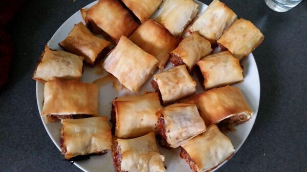 Healthy “hidden veggie” sausage rolls Healthy "hidden veggie" sausage rolls