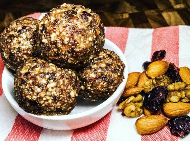 Sticky Fruit and Nut Balls