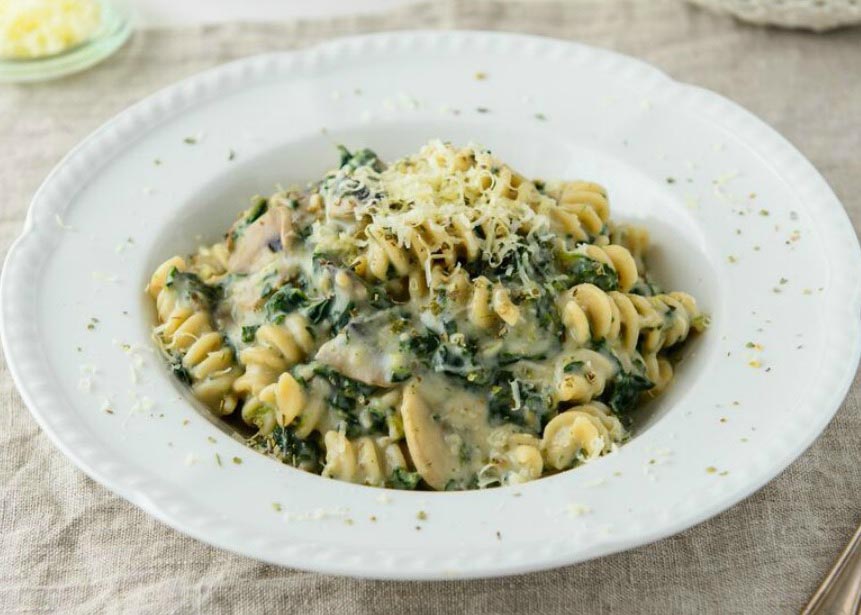 creamy garlic pesto pasta