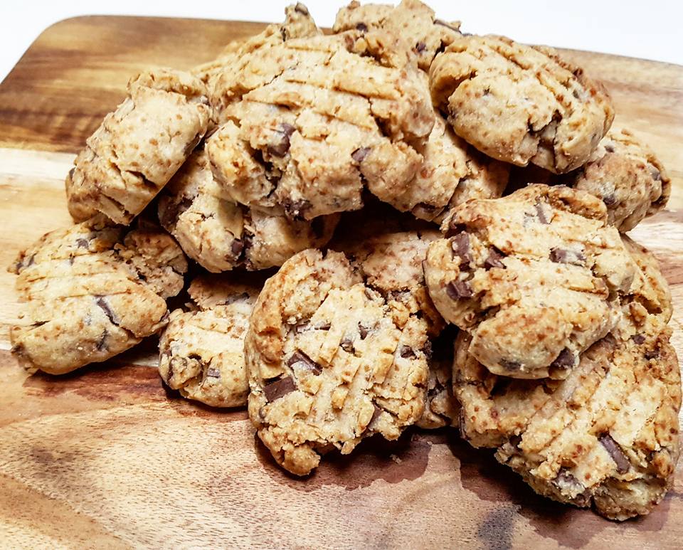 delicious-healthy-chocolate-chip-biscuit-recipe health benefits chia seed coconut sugar cacao