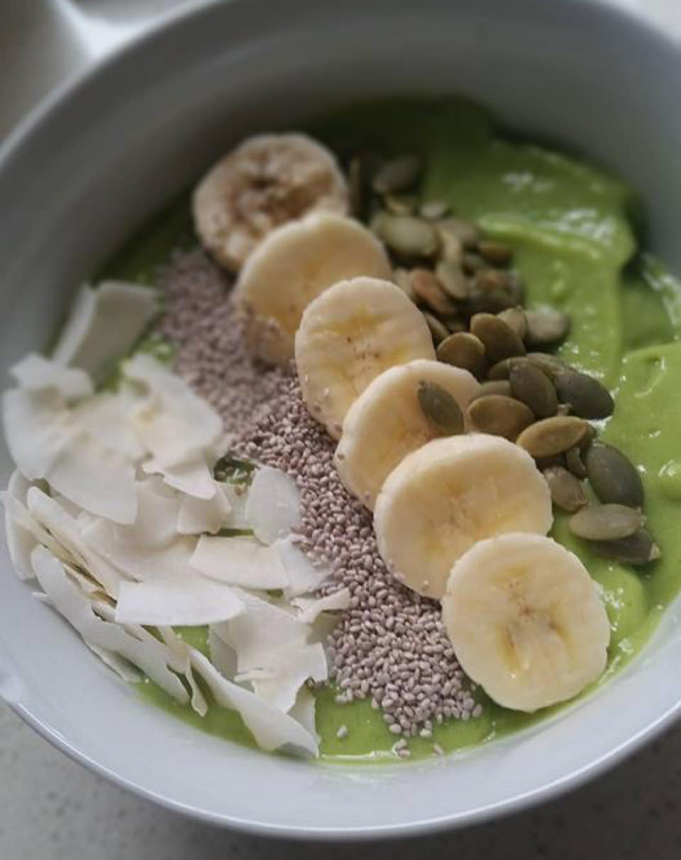 green smoothie bowl