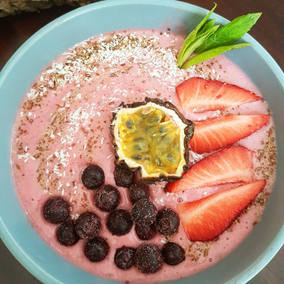 healthy smoothie bowl