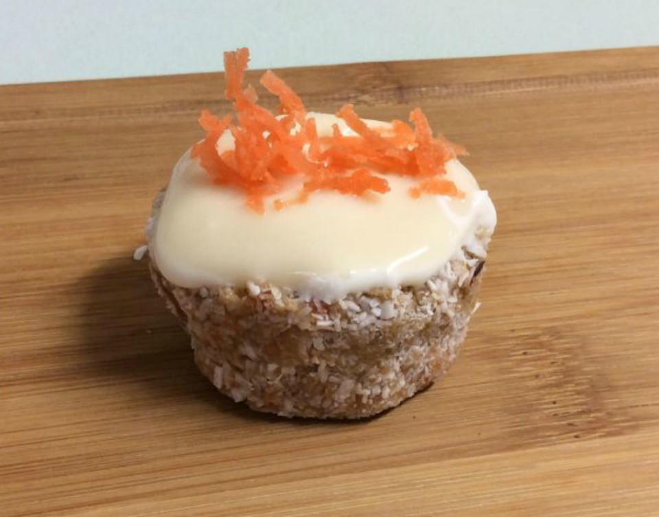 Mini Raw Carrot Cakes With Cream Cheese Frosting