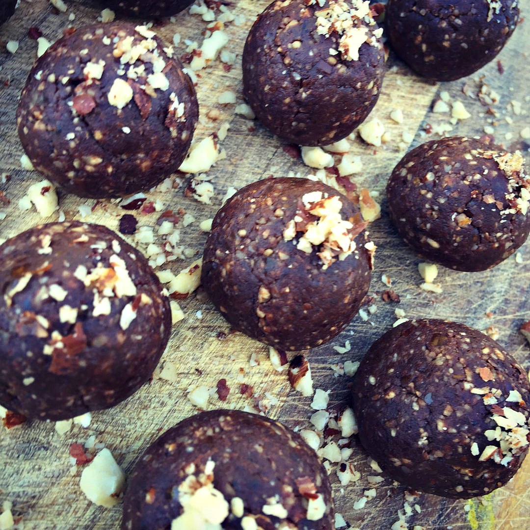 Healthy “Nutella” Bliss Balls