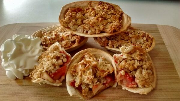 Strawberry And Apple Crumble Bites