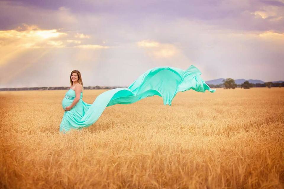 10 Amazingly Creative And Beautiful Maternity Photo Shoot Ideas