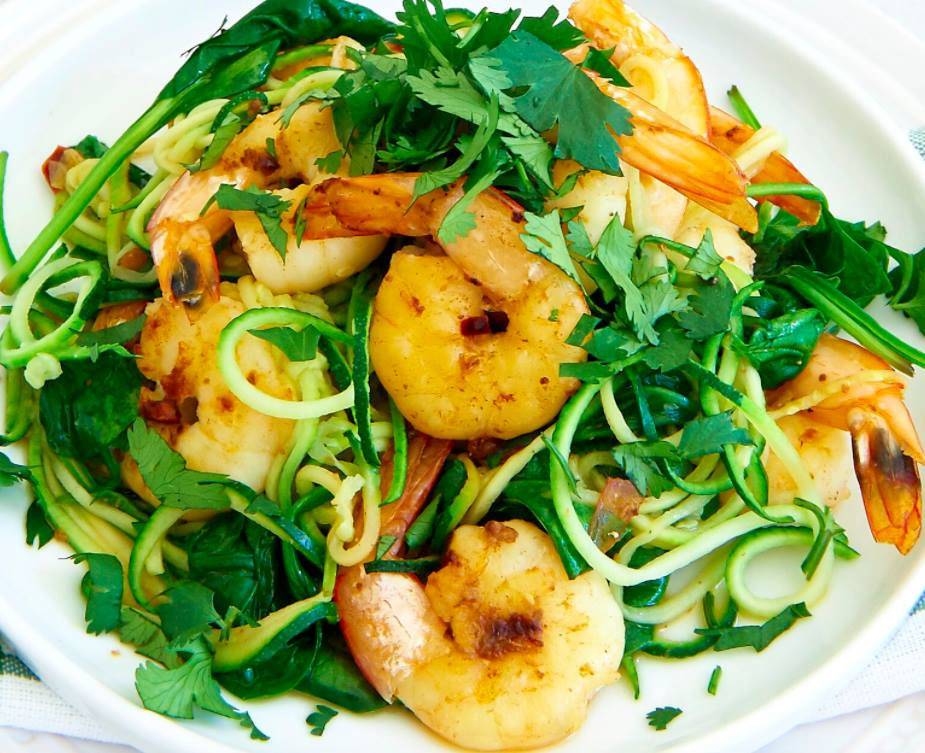 garlic chilli prawn zoodles