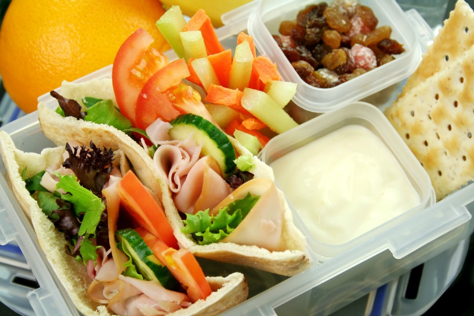 7 tips to stop mindlessly snacking during the afternoon slump