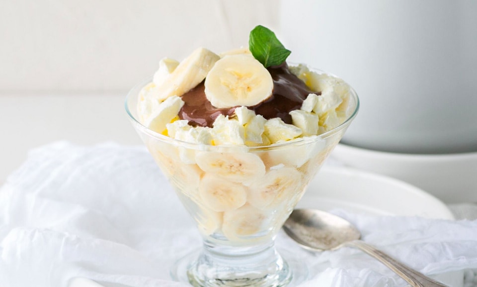 Banana Frozen Yoghurt Sundae