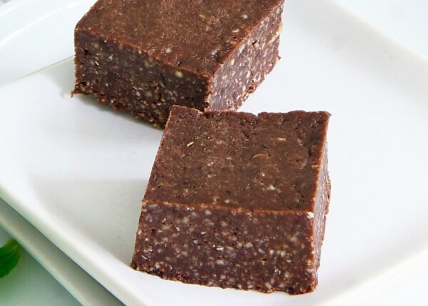 Healthy No Bake Peppermint Choc Slice Healthy No Bake Peppermint Choc Slice