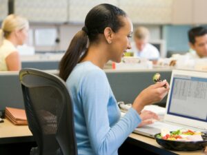 3 Ways To Stay On Track With Your Weight Loss At Work