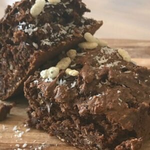 Lunch box-friendly 15 minute healthy chocolate slice