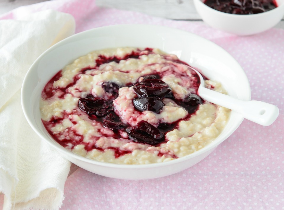 5 Ingredient Oats With Vanilla Cherry Compote