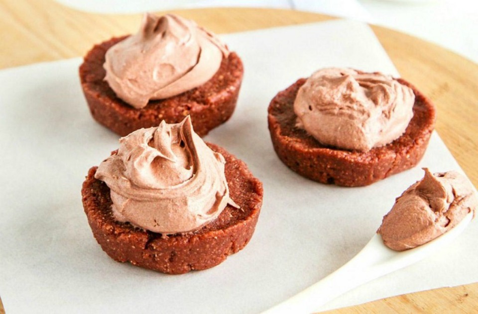 Raw-Chocolate-Mini-Cakes