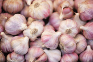 Why Munching Raw Garlic, Leeks & Onions Could Improve Sleep & Stress Levels