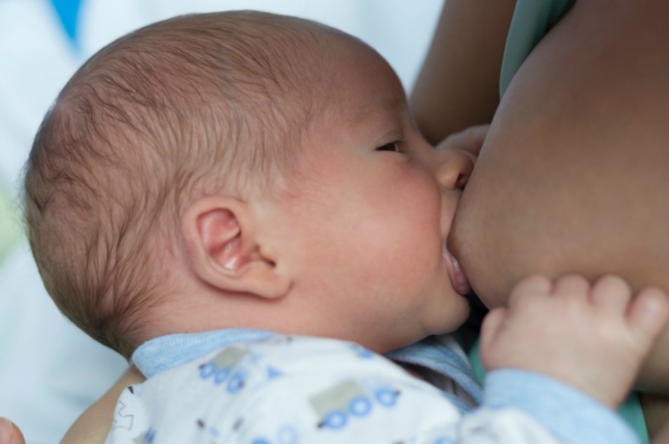 9 Reasons You Might Decide To Combine Breast and Bottle Feeding