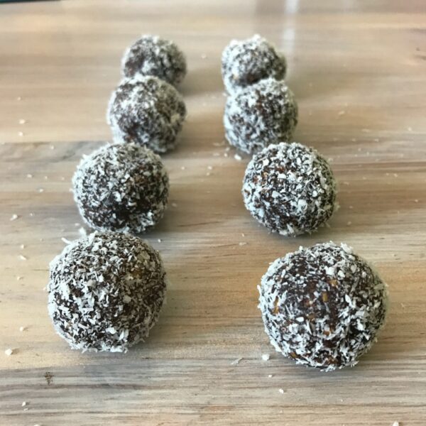 5 Ingredient Healthy Chocolate Truffles 