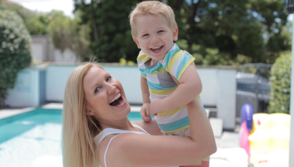 The healthy mummy parenting page slider - Rhian and Jake