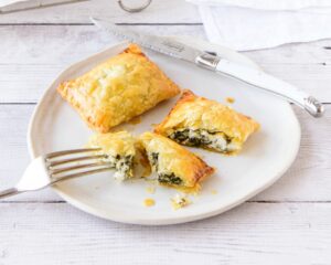 5 ingredient spinach and feta puffs