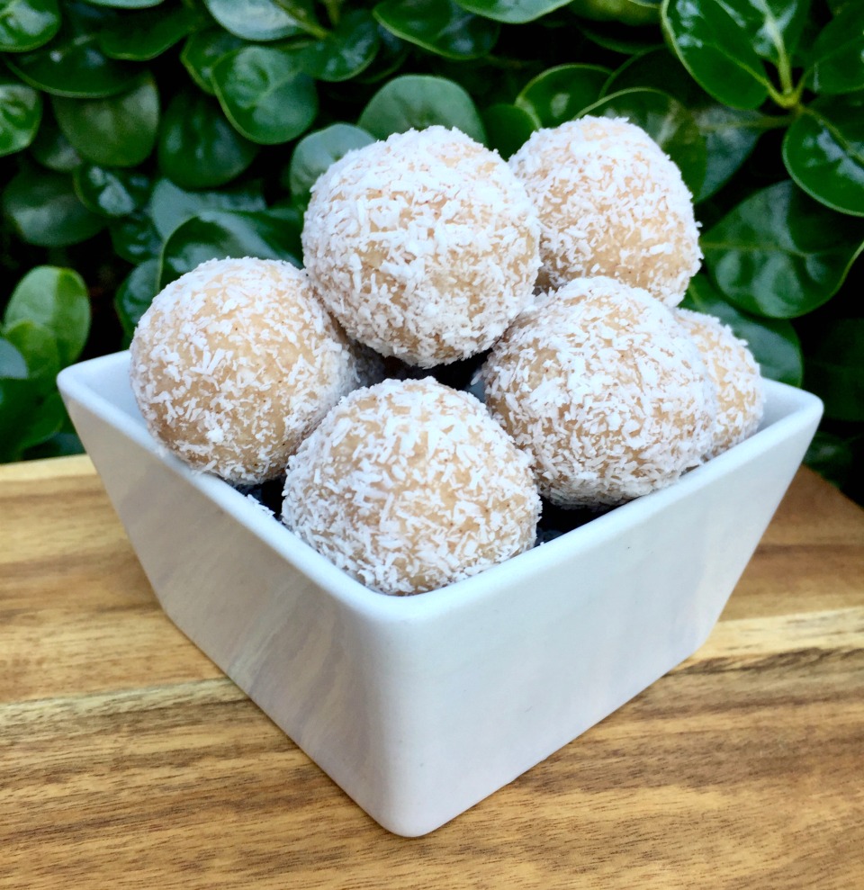 84 Calorie Coconut Snow Balls