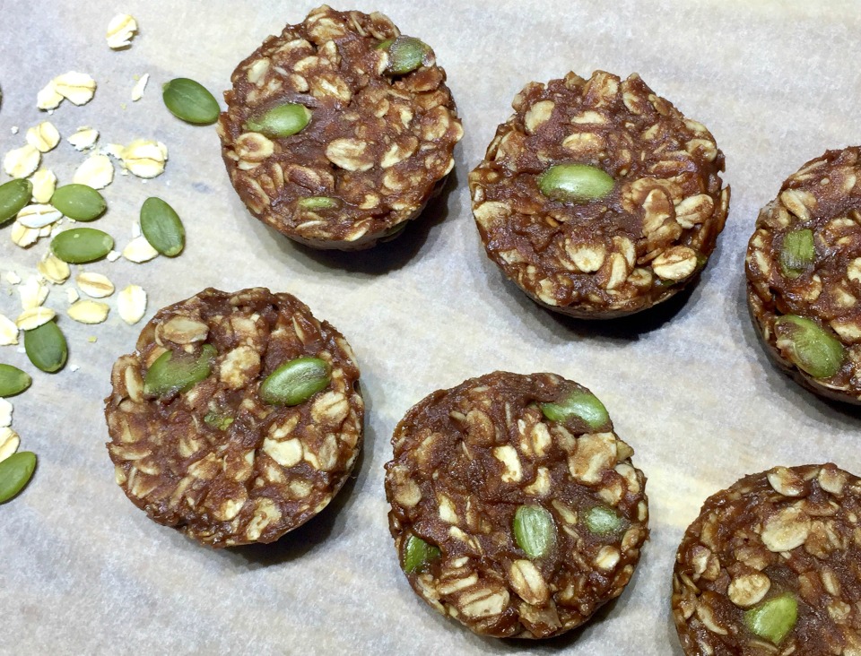 No Bake Chocolate Peanut Butter Oat Cookies