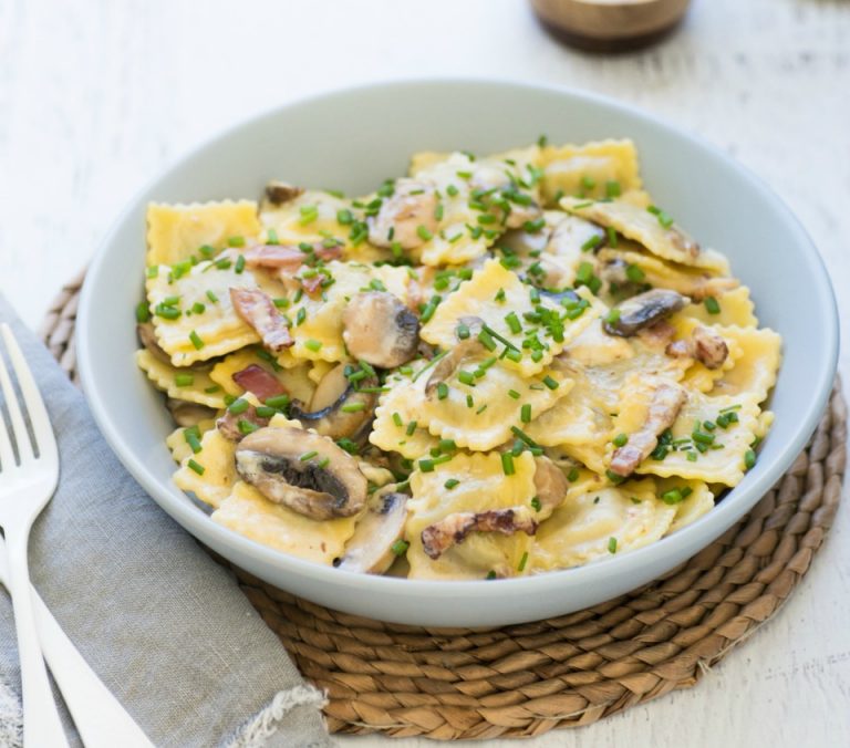 Creamy mushroom and bacon ravioli JUST 328 calories