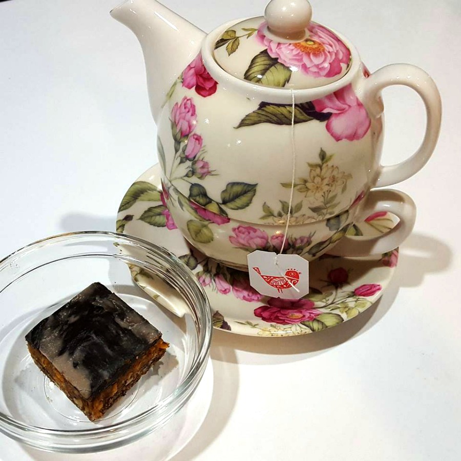 Sara Wann_Teapot and Snack-2