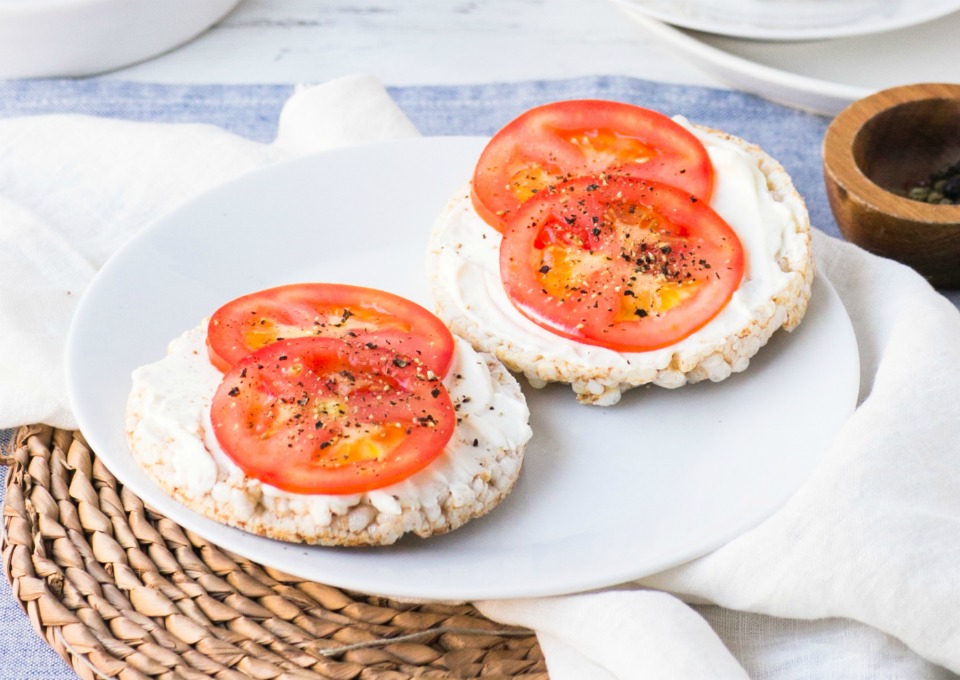 Rice Cakes with Ricotta and Tomato