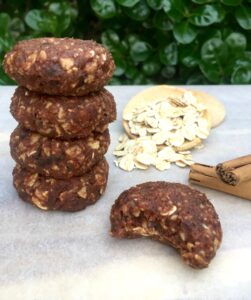 Sticky date, cashew and cinnamon bites