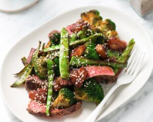 20 minute beef, pineapple and broccoli stir fry