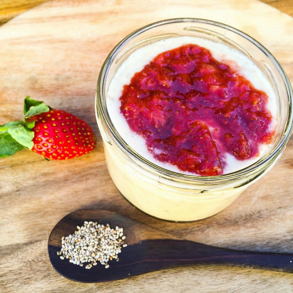 Healthy strawberry breakfast custard 180 calories