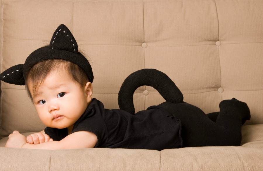 24 baby names that are inspired by HALLOWEEN! baby-cat
