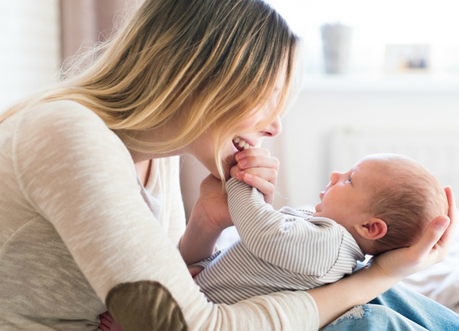 baby-mum-smiling