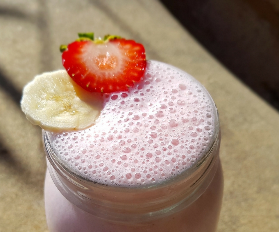 Banana and strawberry smoothie