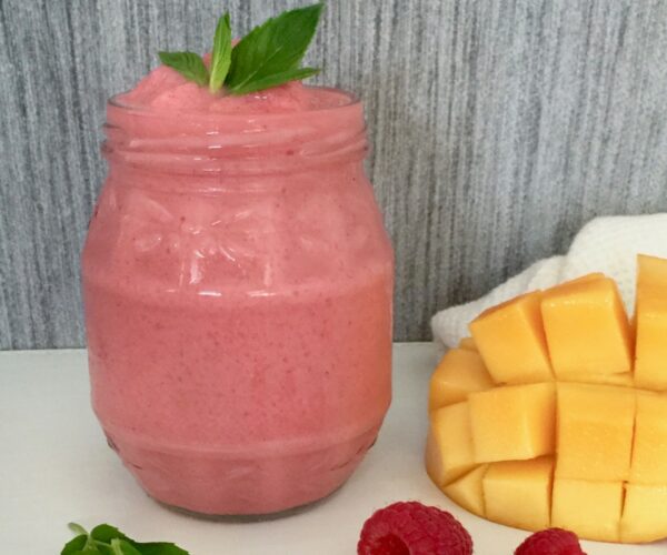 Summertime Mango and Mint Smoothie Summertime Mango and Mint Smoothie