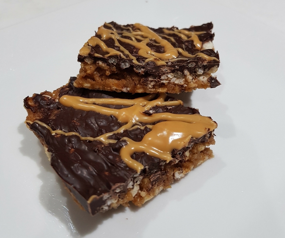 Salted caramel peanut hedgehog slice