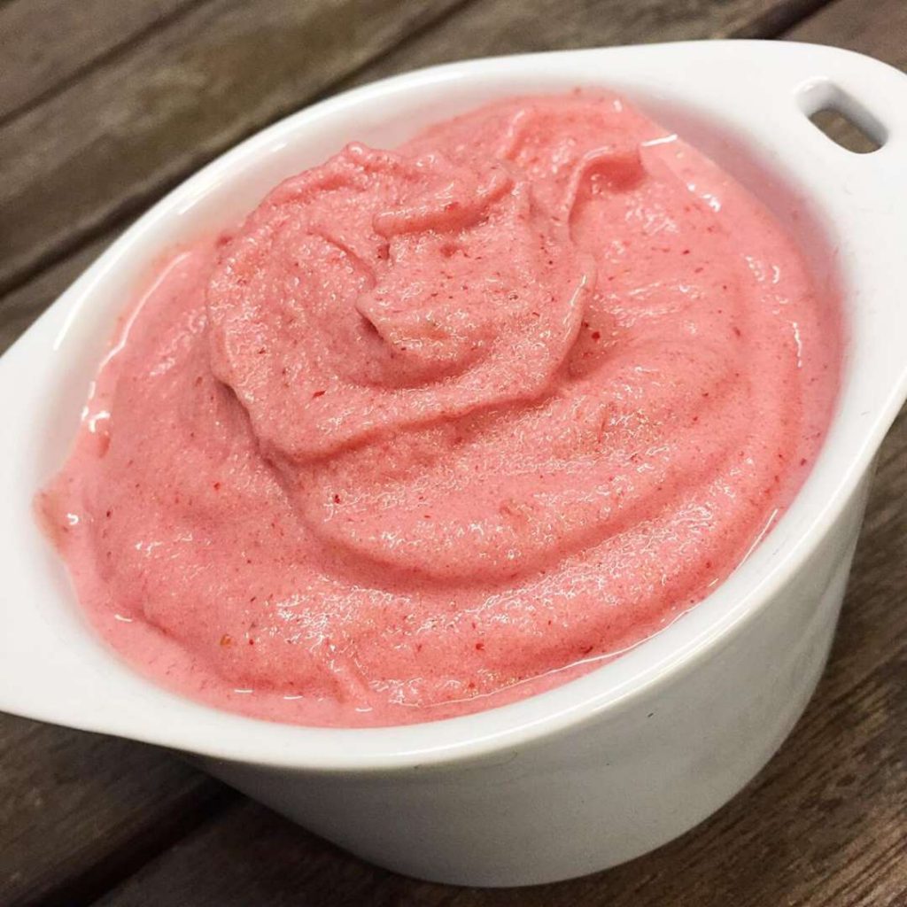 Strawberry and Banana Frozen Yoghurt