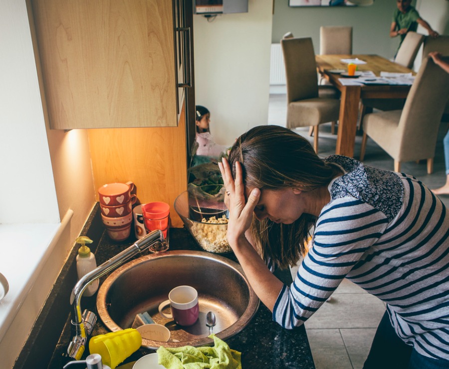 12 signs you’re burnt out and feeling too exhausted to mum