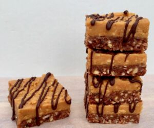 No bake chocolate peanut butter slice